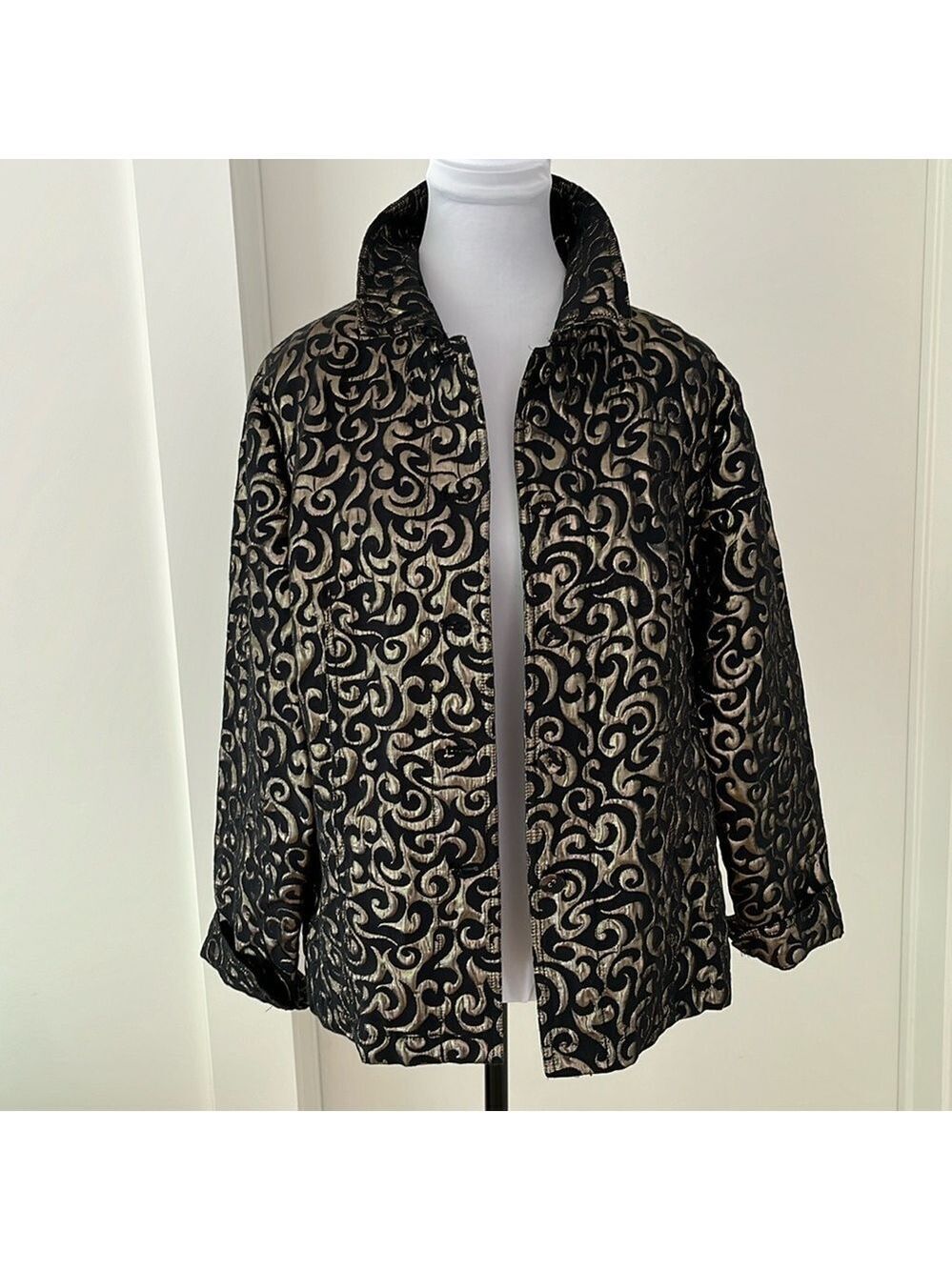 CHICO’S Button Front Collar Black Gold Metallic Jacket Lightweight Event Party